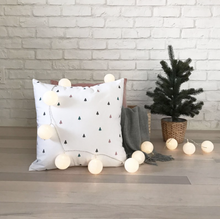Charger l'image dans la galerie, À plate couture - Coussin Petits Sapins